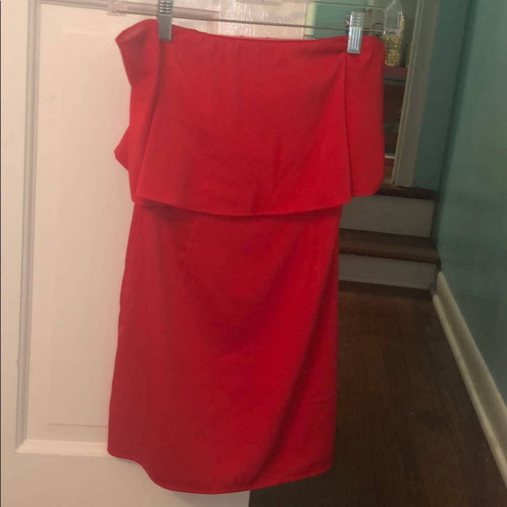 Bodycon red strapless mini dress